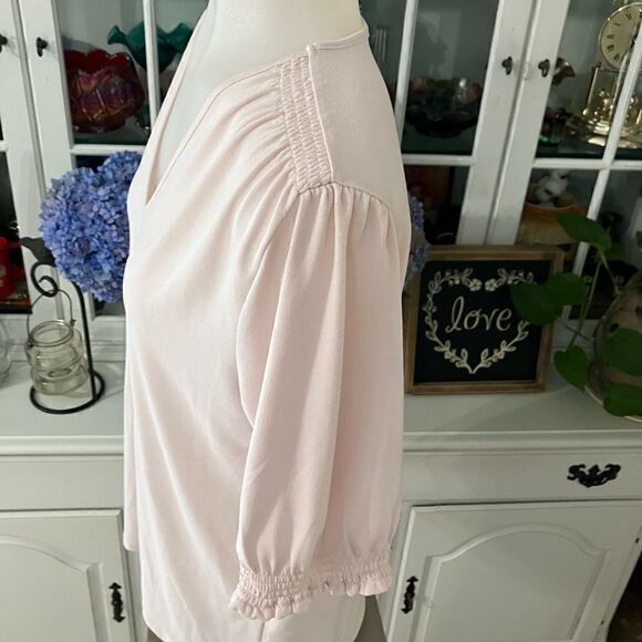 Light Pink Top. Banana Republic Sz Small - Picture 5 of 9